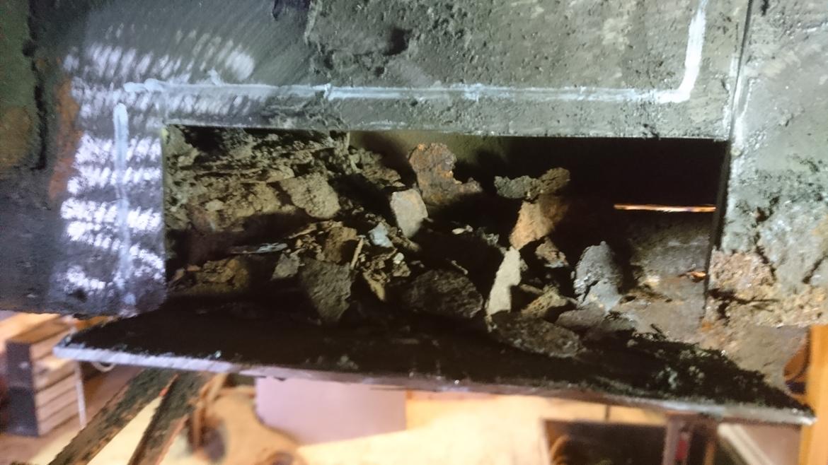 VW T3 Sika AAZ - rigeligt med skidt inde bagved. intet under den er rustet billede 8