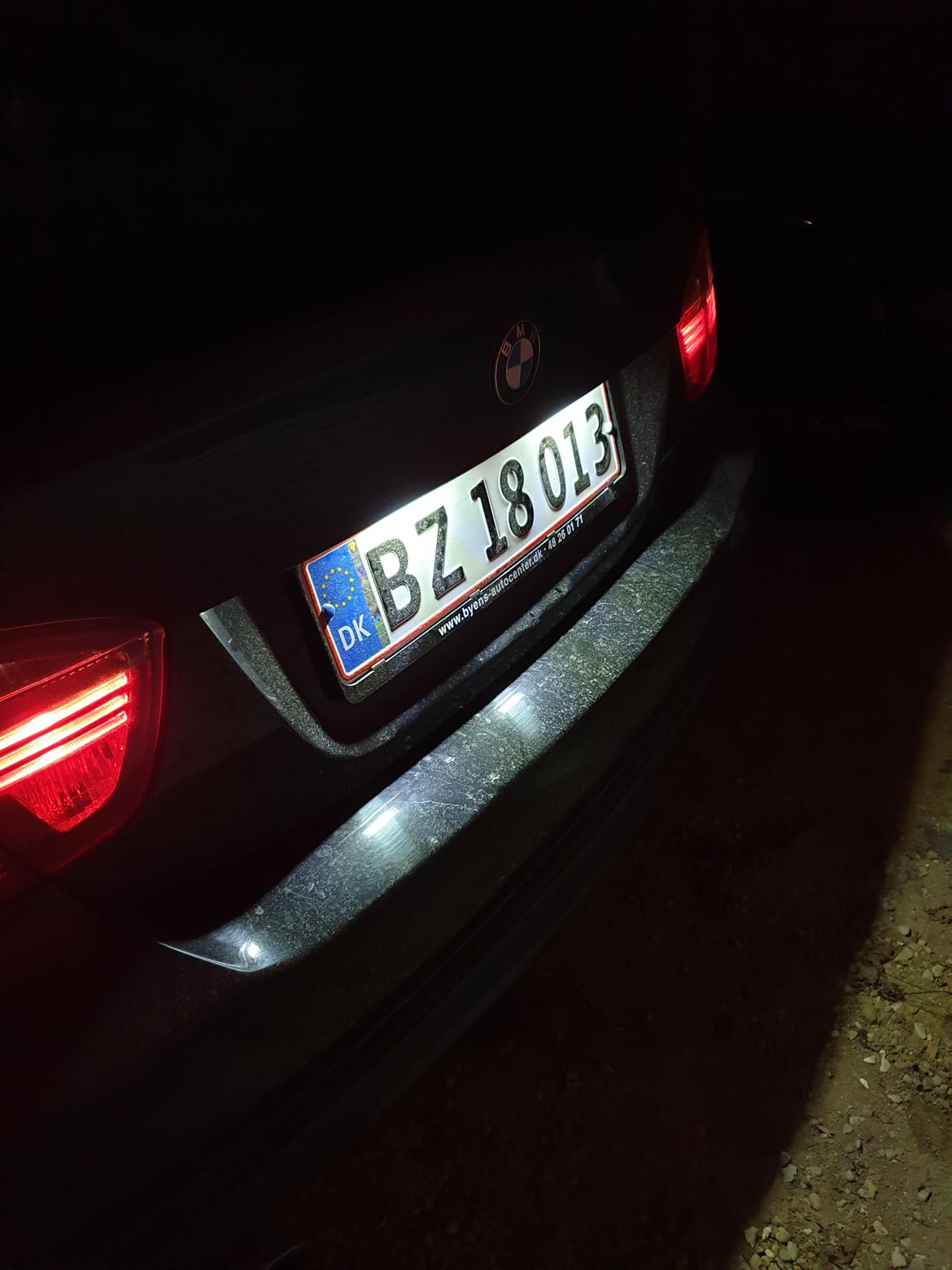 BMW E90 320D shadowline **SOLGT** billede 8