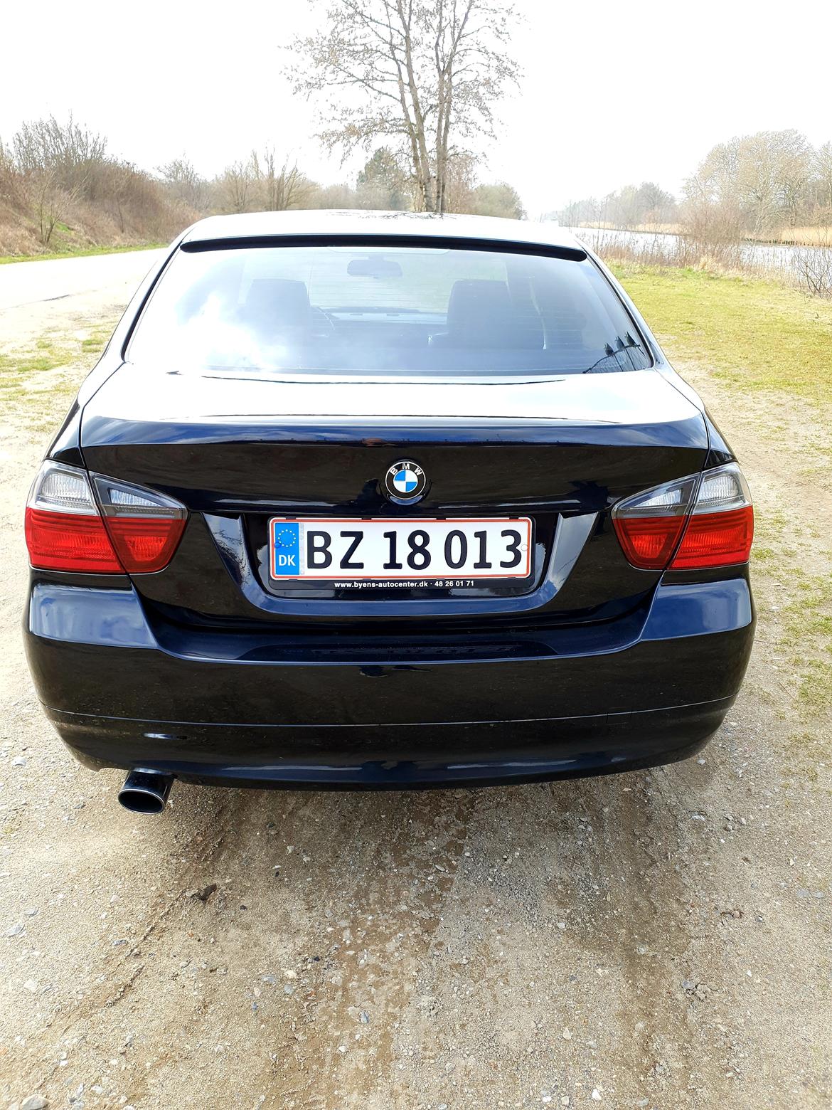 BMW E90 320D shadowline **SOLGT** billede 9
