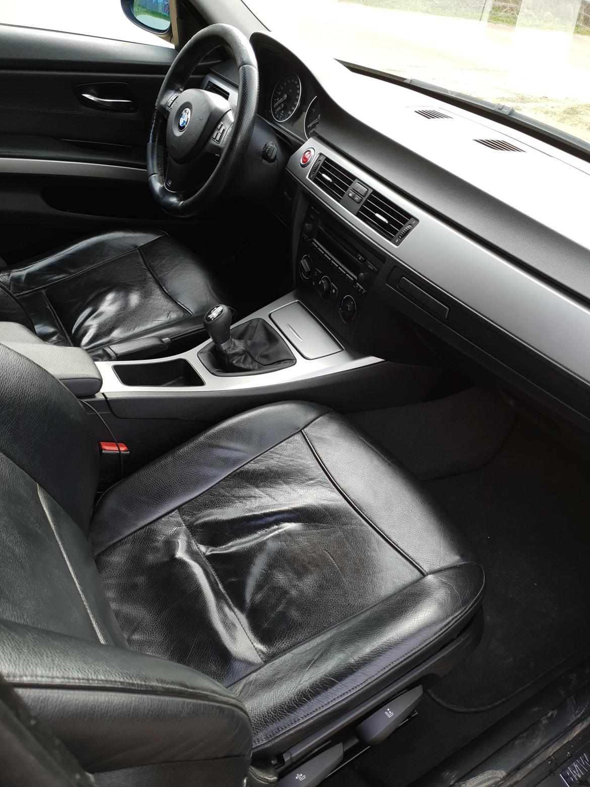 BMW E90 320D shadowline **SOLGT** billede 14