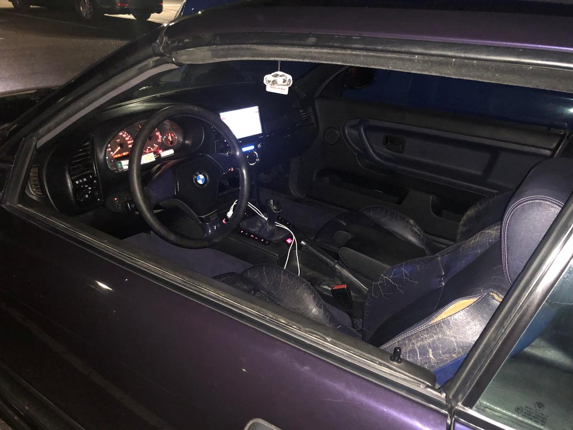 BMW 318i solgt billede 11