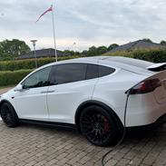 Tesla Model x Ludicrous Performance (P100D)