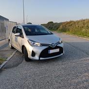 Toyota Yaris Hybrid H2 CVT