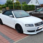 Audi A4 Cabriolet S-line 2,4 V6 Med FEED motor lyd