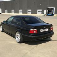 BMW E39 528/530ia