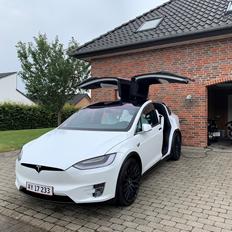 Tesla Model x Ludicrous Performance (P100D)