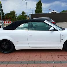 Audi A4 Cabriolet S-line 2,4 V6  ( Tidl bil )