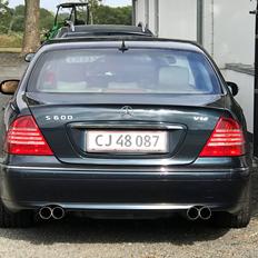 Mercedes Benz S600 W220 