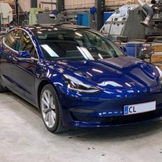 Tesla Model 3 Long Range AWD Performance
