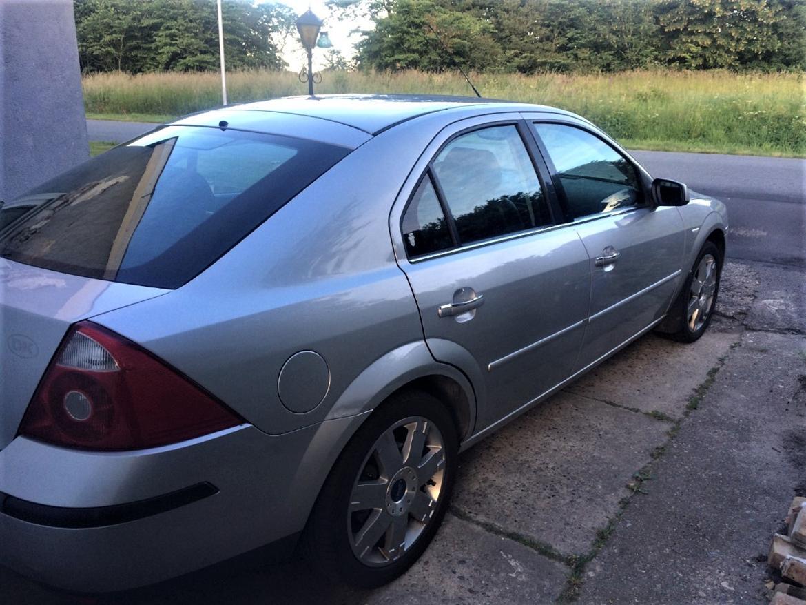 Ford Mondeo  Ghia 5d Hatchback model billede 5