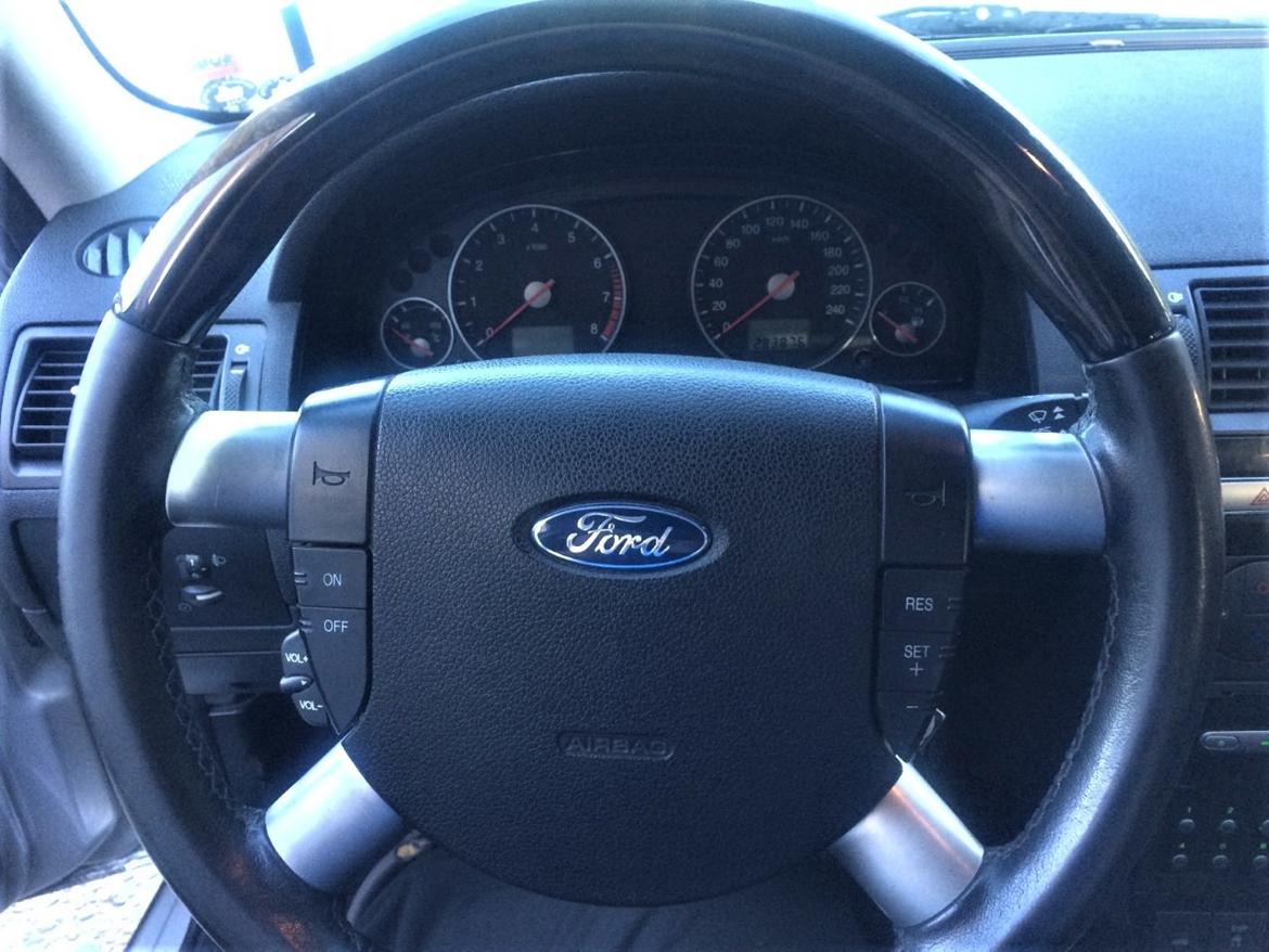 Ford Mondeo  Ghia 5d Hatchback model billede 18