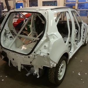 Suzuki Swift - fra rød til hvid... så skal der samles.  billede 16