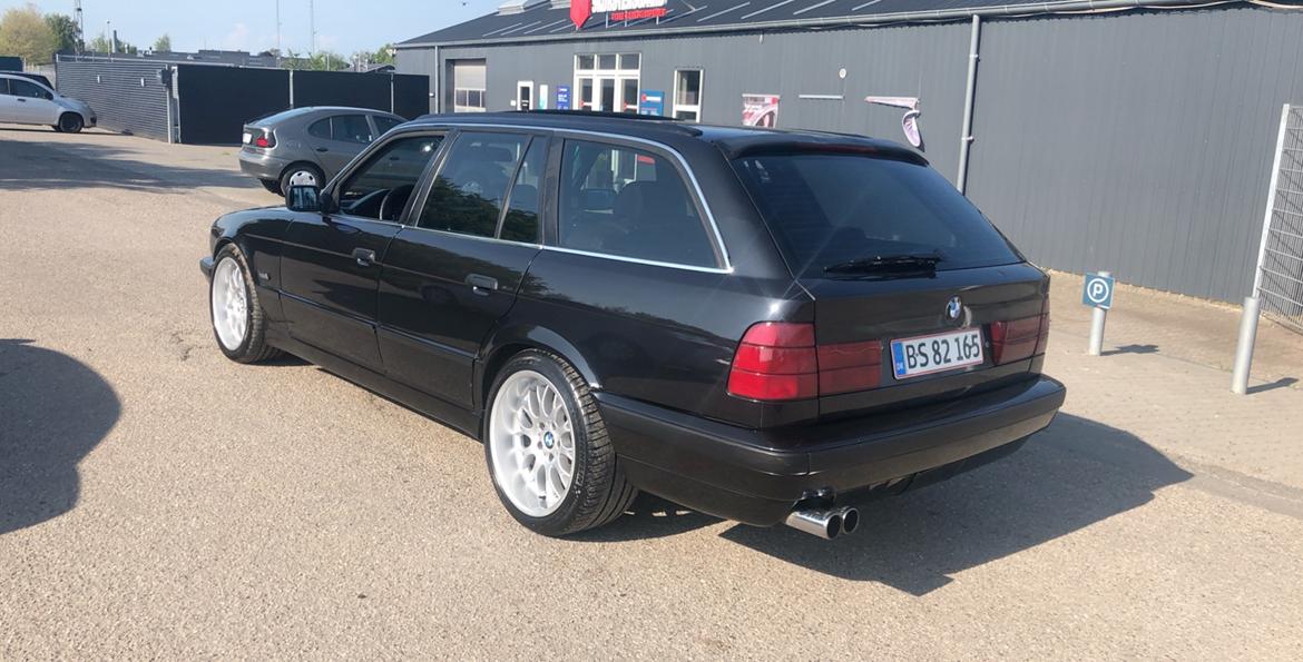 BMW E34 530i V8 billede 5