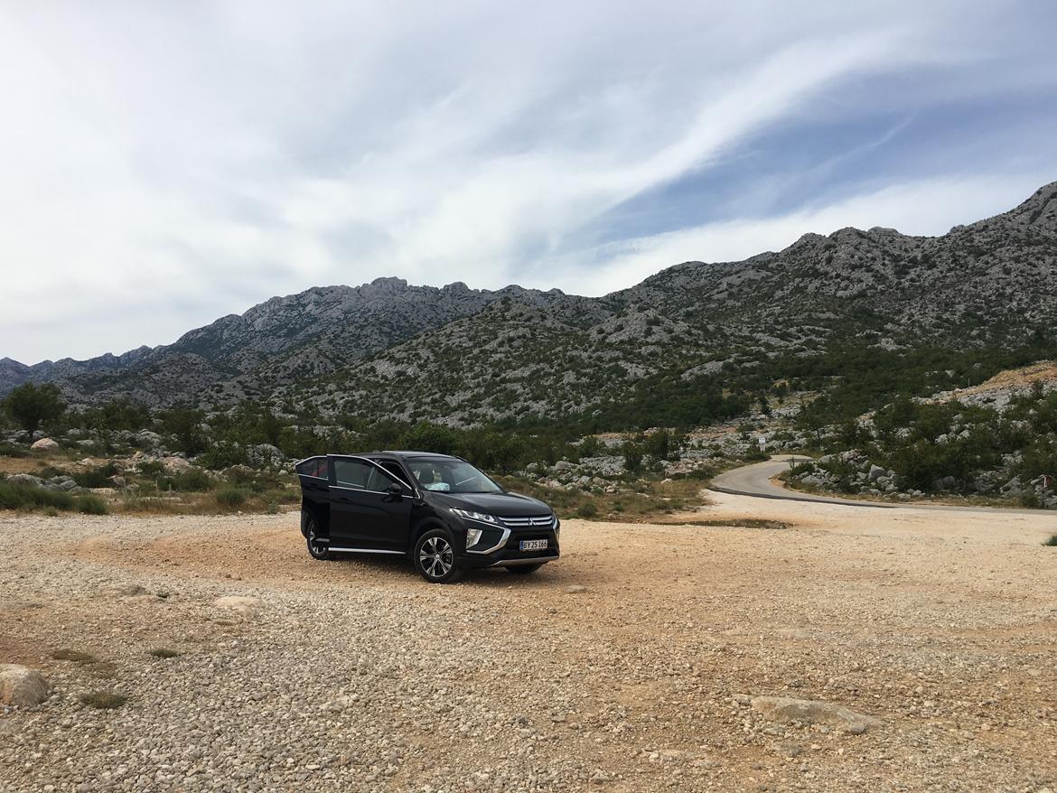 Mitsubishi Eclipse Cross - på gedestier op i velebit bjergene i kroatien. grusveje, hårnålesving og voldsomme stigninger/nedkørsel. ingen problem. billede 17