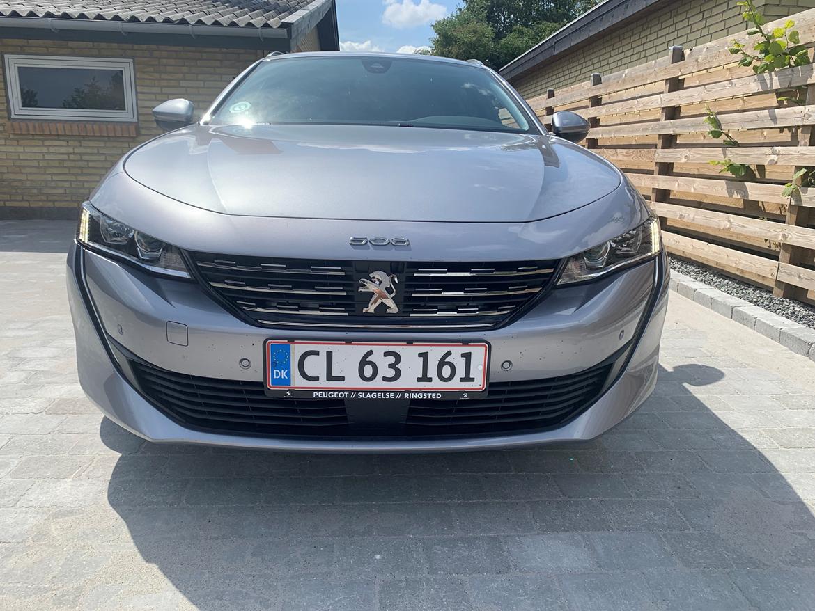 Peugeot 508 SW - Er ikke fan af emblemet på kofangeren, og fortryder vi ikke valgte FullLED lygterne billede 4