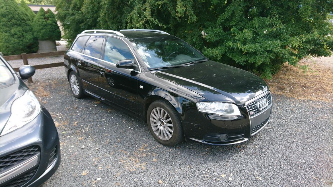 Audi A4 Avant B7 TDI S-Line - Billedet er taget hos forhandleren hvor jeg købte den. billede 17