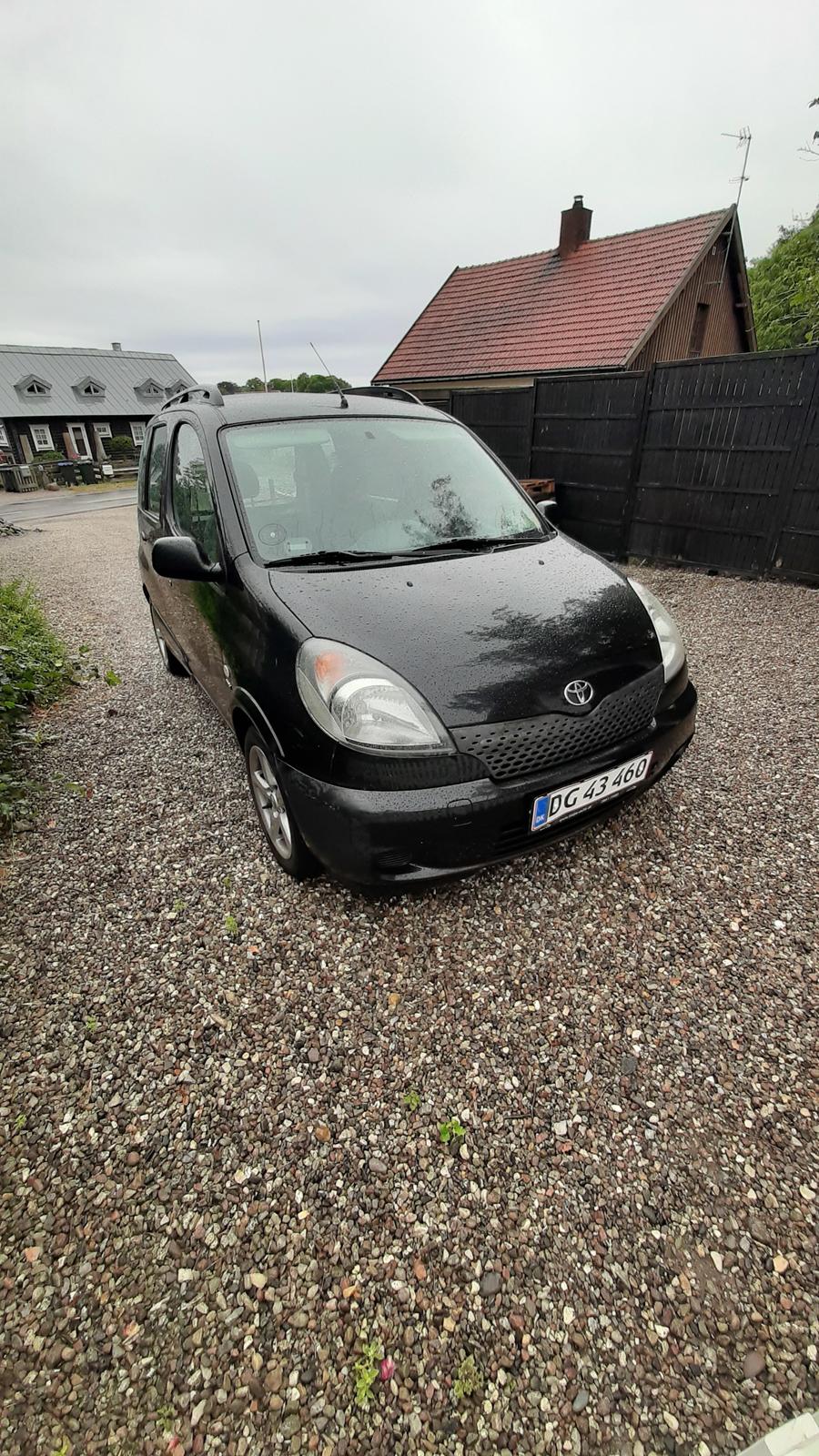 Toyota yaris verso billede 2