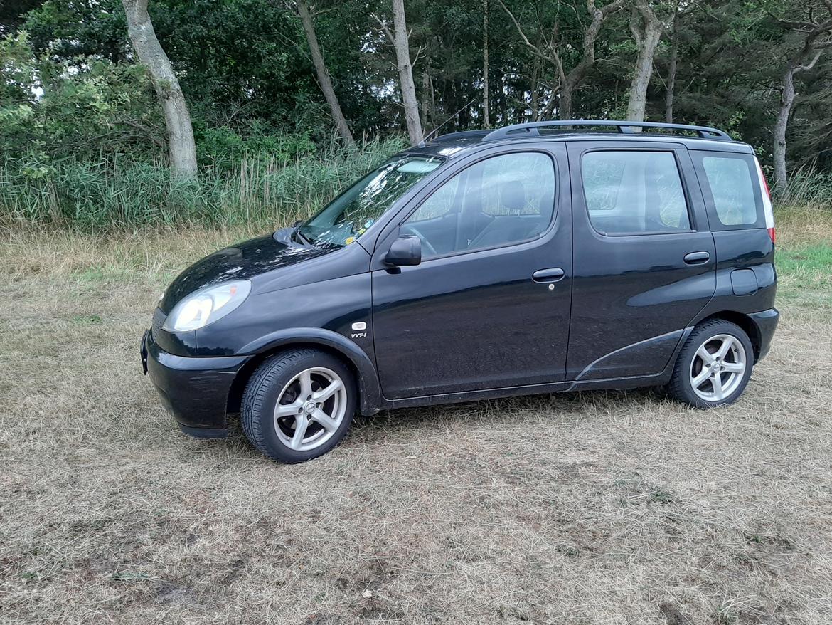 Toyota yaris verso billede 5