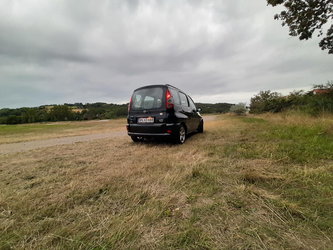 Toyota yaris verso billede 8