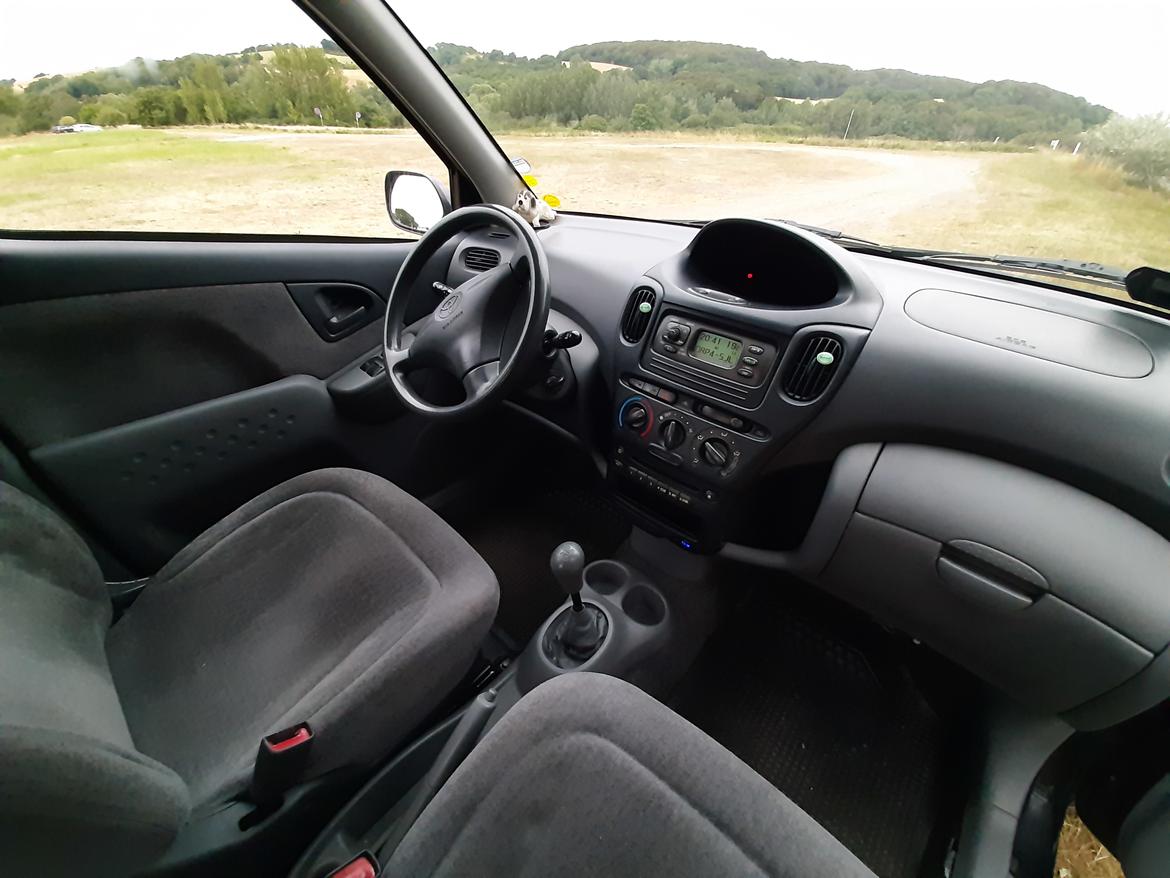Toyota yaris verso billede 12