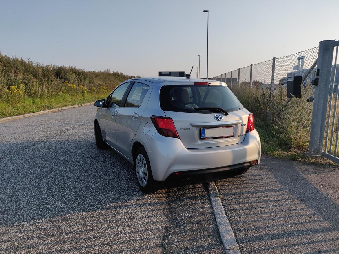 Toyota Yaris Hybrid H2 CVT billede 2