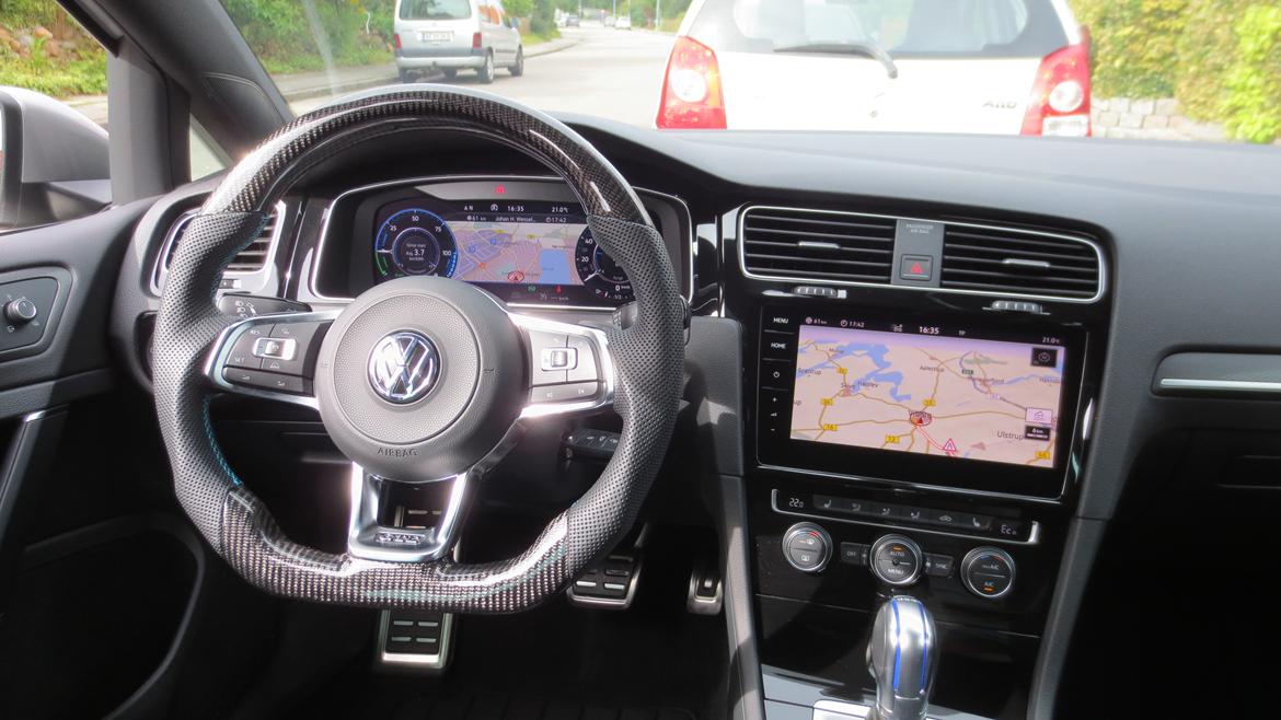 VW GOLF 1.4 GTE DSG - VW navigation med visning af kort i kombiinstrument billede 2