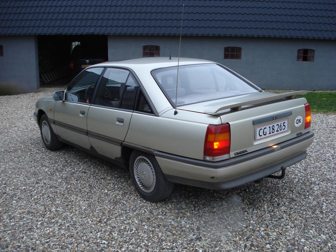 Opel omega billede 2