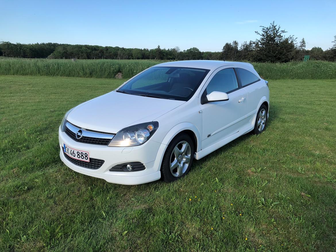 Opel Astra H GTC OPC Line billede 3