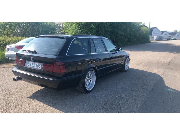 BMW E34 530i V8 billede 0