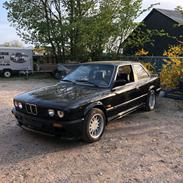 BMW 320 E30