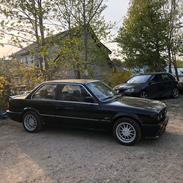 BMW 320 E30