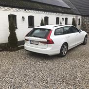 Volvo V90 D4 momentum