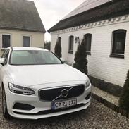 Volvo V90 D4 momentum