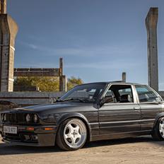 BMW E30