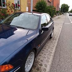 BMW e39 523i