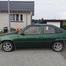 Opel Kadett e 1.3s 