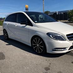 Mercedes Benz B200