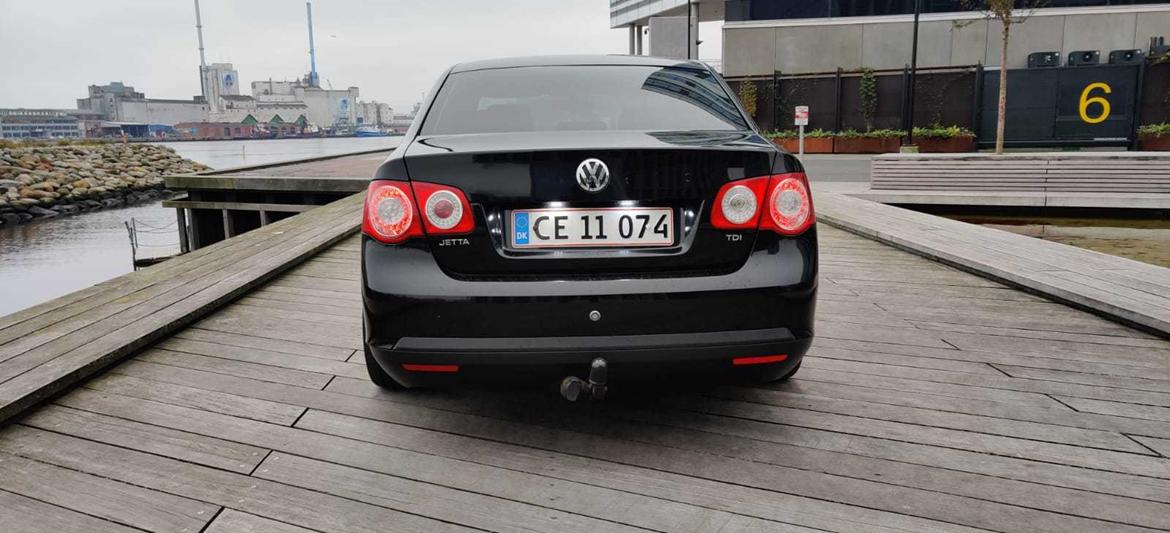 VW Jetta 1,9 TDI 105 HK Trendline billede 6