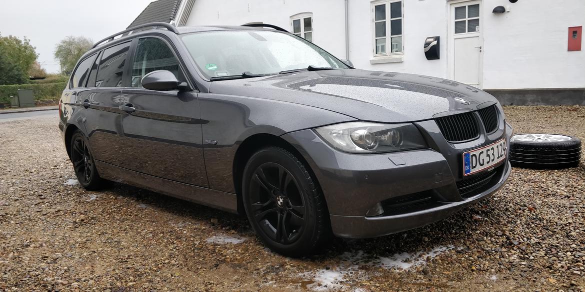 BMW 320d touring billede 13