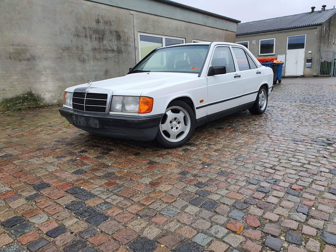 Mercedes Benz 190E billede 3