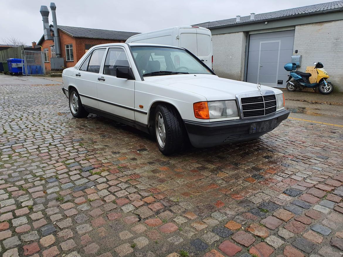 Mercedes Benz 190E billede 5