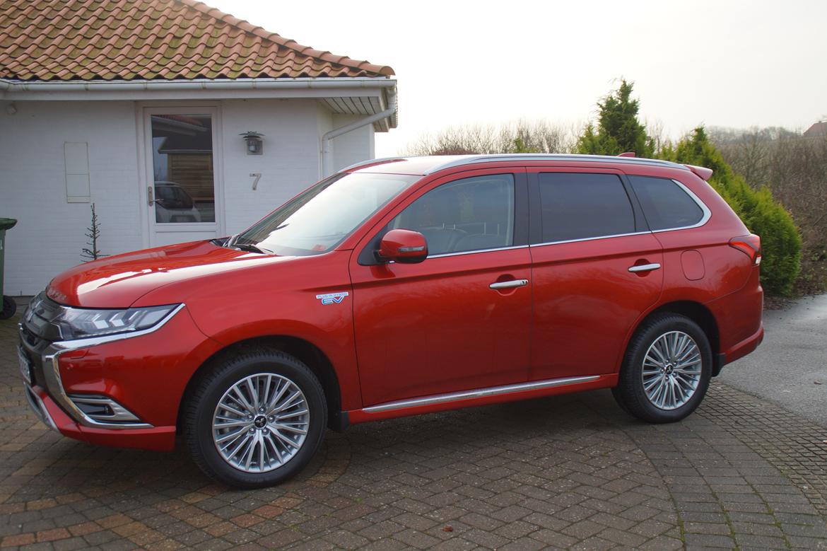 Mitsubishi Outlander 2,4 PHEV AWD billede 1