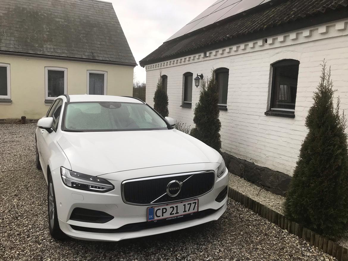 Volvo V90 momentum solgt august 2022 billede 2