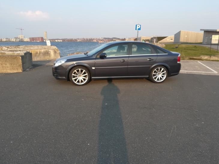 {{currentPhoto.altText}} billede {{currentPhoto.number}}