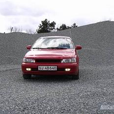 Toyota carina e solgt