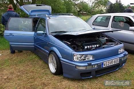 VW Passat 35i GT "SOLGT" - Det er Ikke min vogn men er bare sat ind for at man kan danne sig et billed af hvor fede lygterne er i dagslys! billede 14