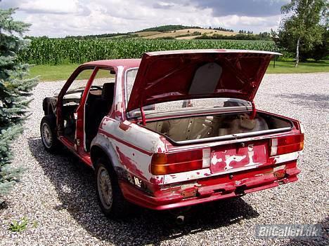 BMW E30 324 TD billede 1