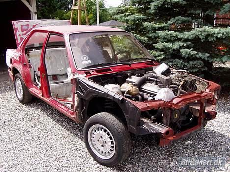 BMW E30 324 TD billede 2