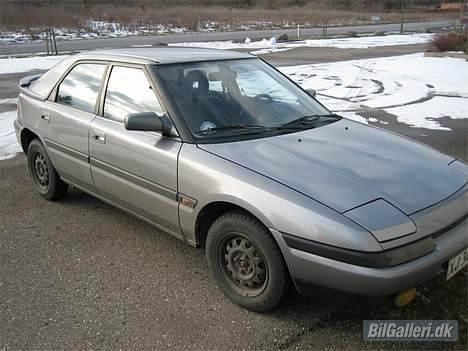Mazda 323F billede 3