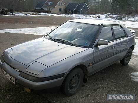 Mazda 323F billede 5